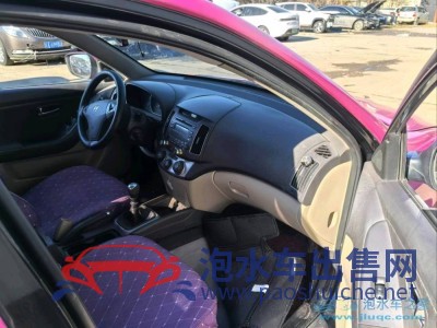 13年現(xiàn)代悅動(dòng)小型車