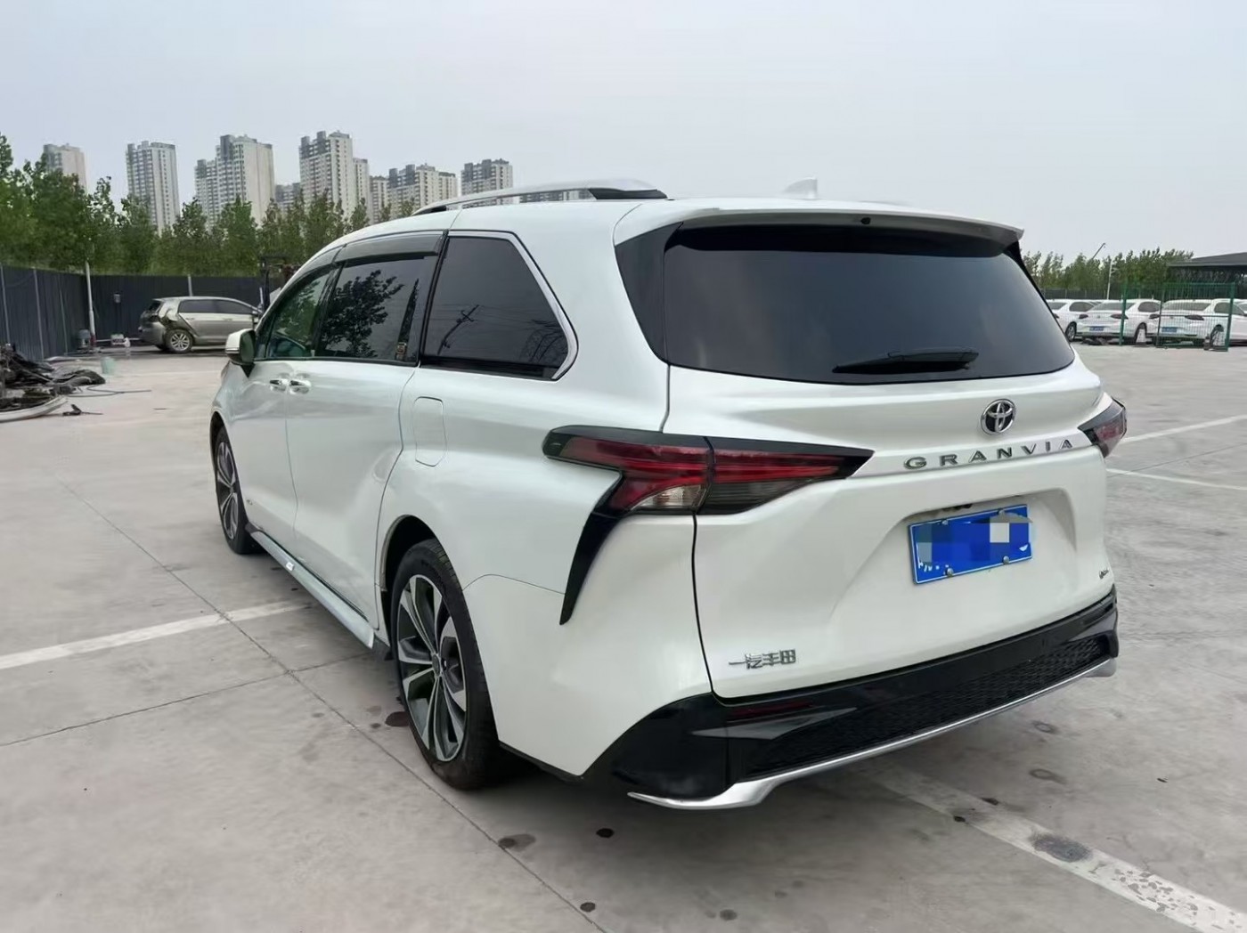 事故車泡水車買賣平臺選哪個(gè)？推薦泡水車出售網(wǎng)！